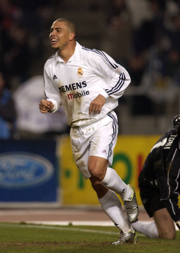 Real Madrid 2002 Retro Jersey